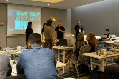 Indonesia distribution partner Citra Data introduced Skywoods camping lights in Motorola's new products event